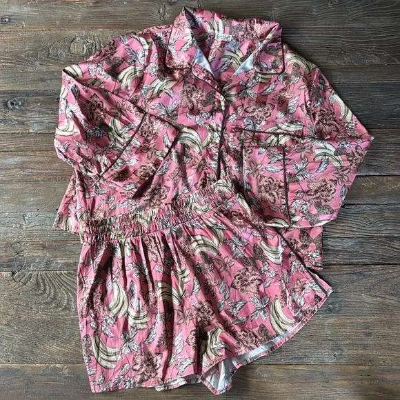 Free People Pillow Talk floral banana print poly short set pajamas EUC size M - Picture 3 of 9